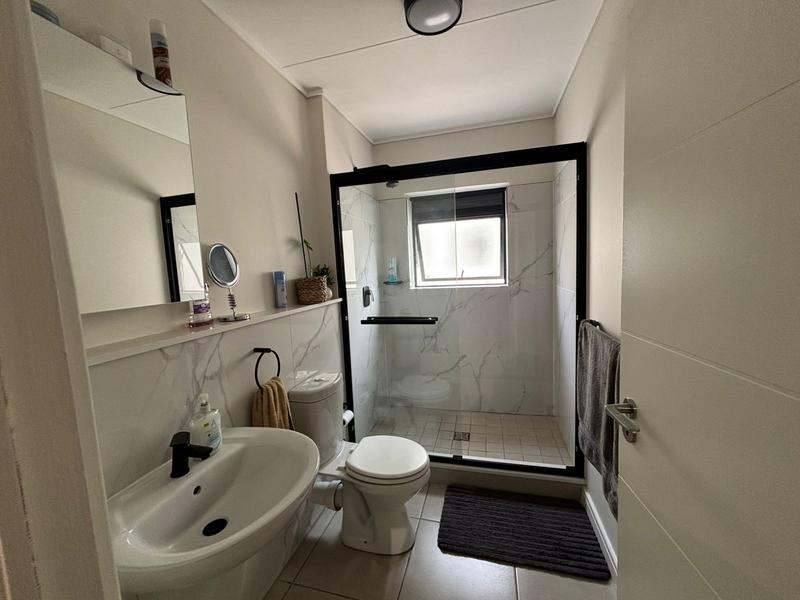 To Let 1 Bedroom Property for Rent in Richwood Western Cape